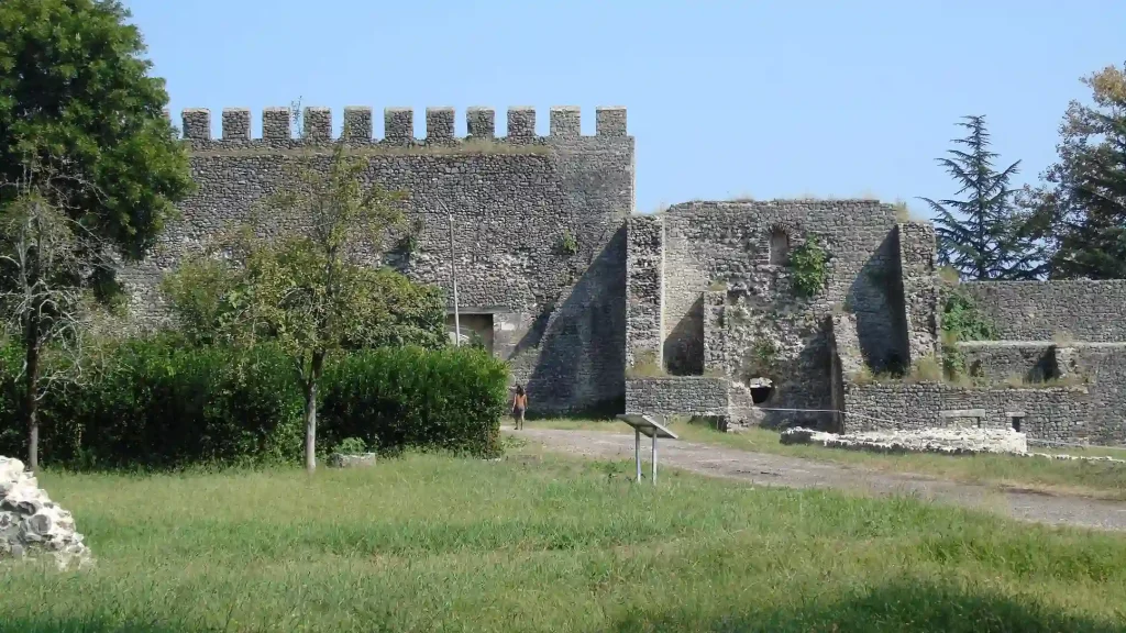 Historic fortification on Tour to Nokalakevi from Batumi