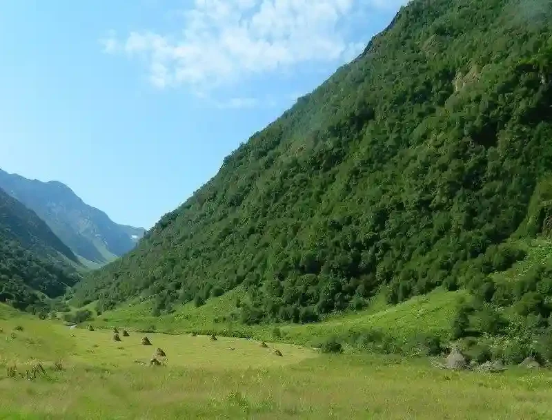 The rugged hiking trail leading up to the high alpine Tanie pass in Khevsureti, Georgia.